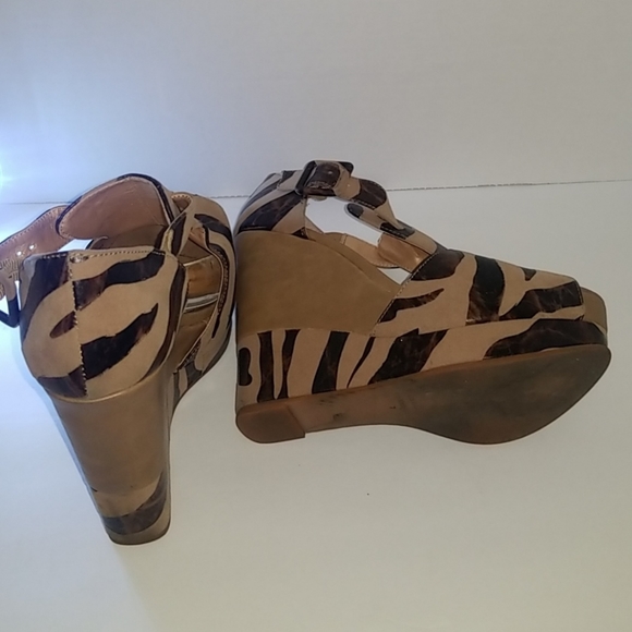 Pumps - Picture 4 of 7